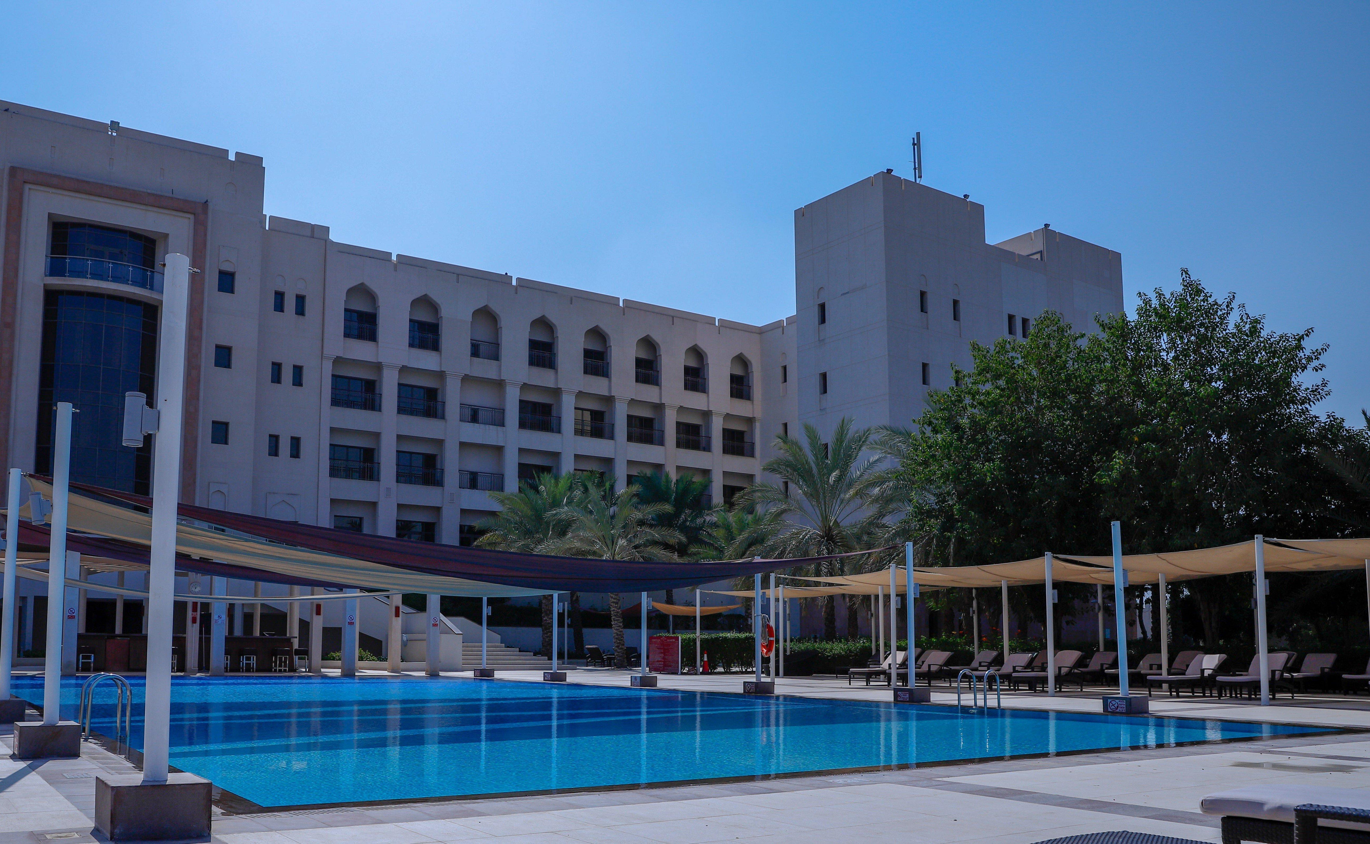 Отель Crowne Plaza Sohar By Ihg Экстерьер фото