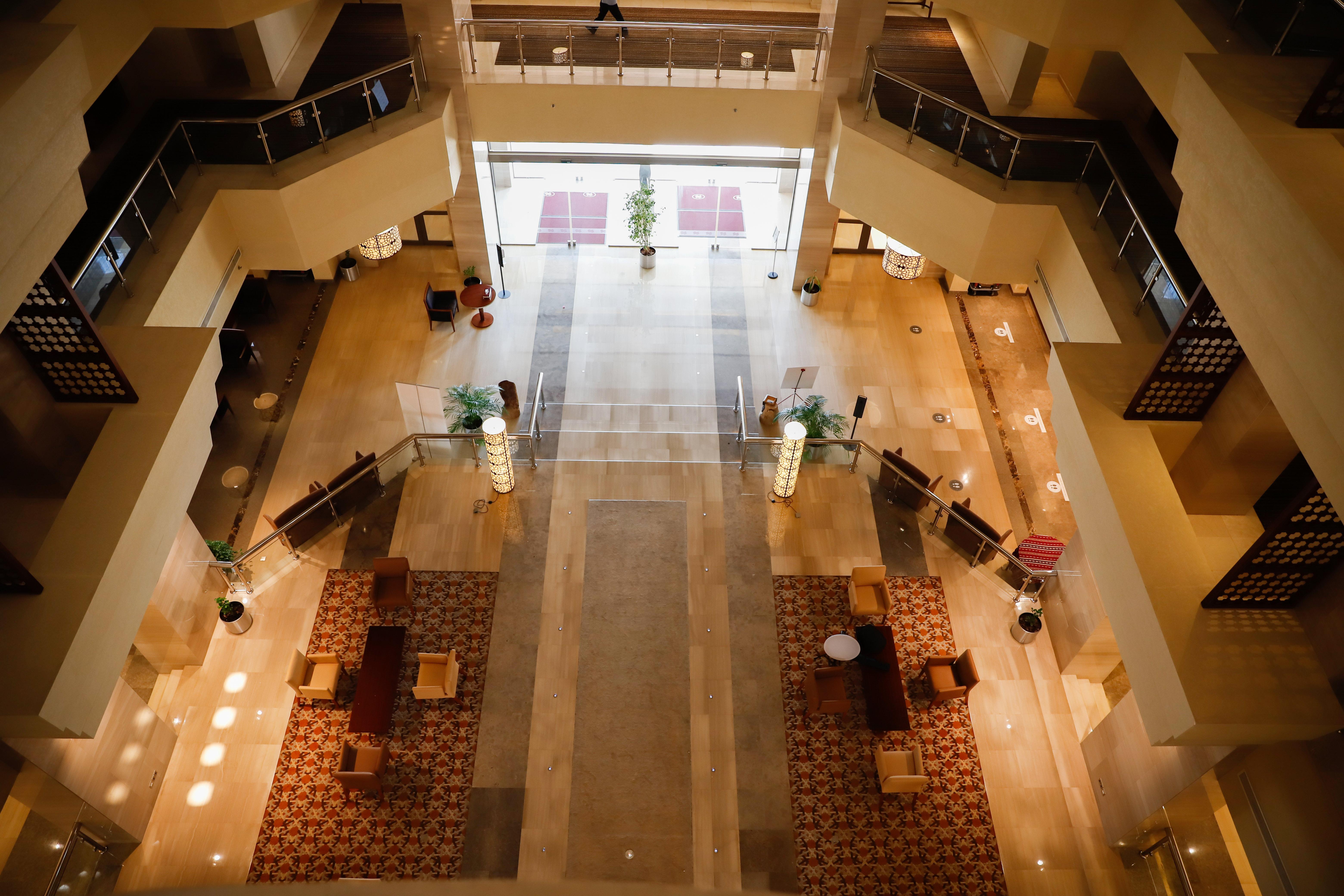 Отель Crowne Plaza Sohar By Ihg Экстерьер фото