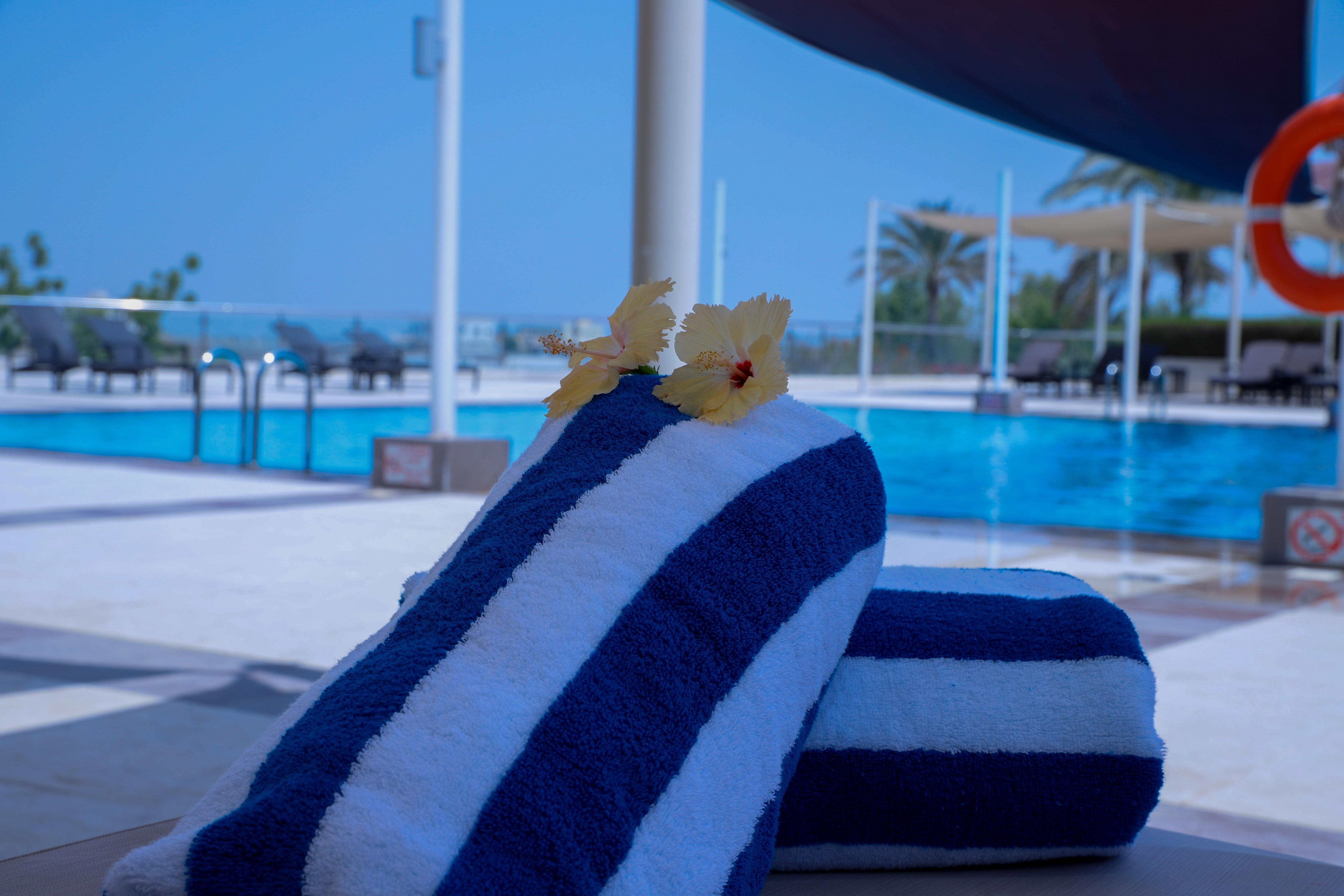 Отель Crowne Plaza Sohar By Ihg Экстерьер фото