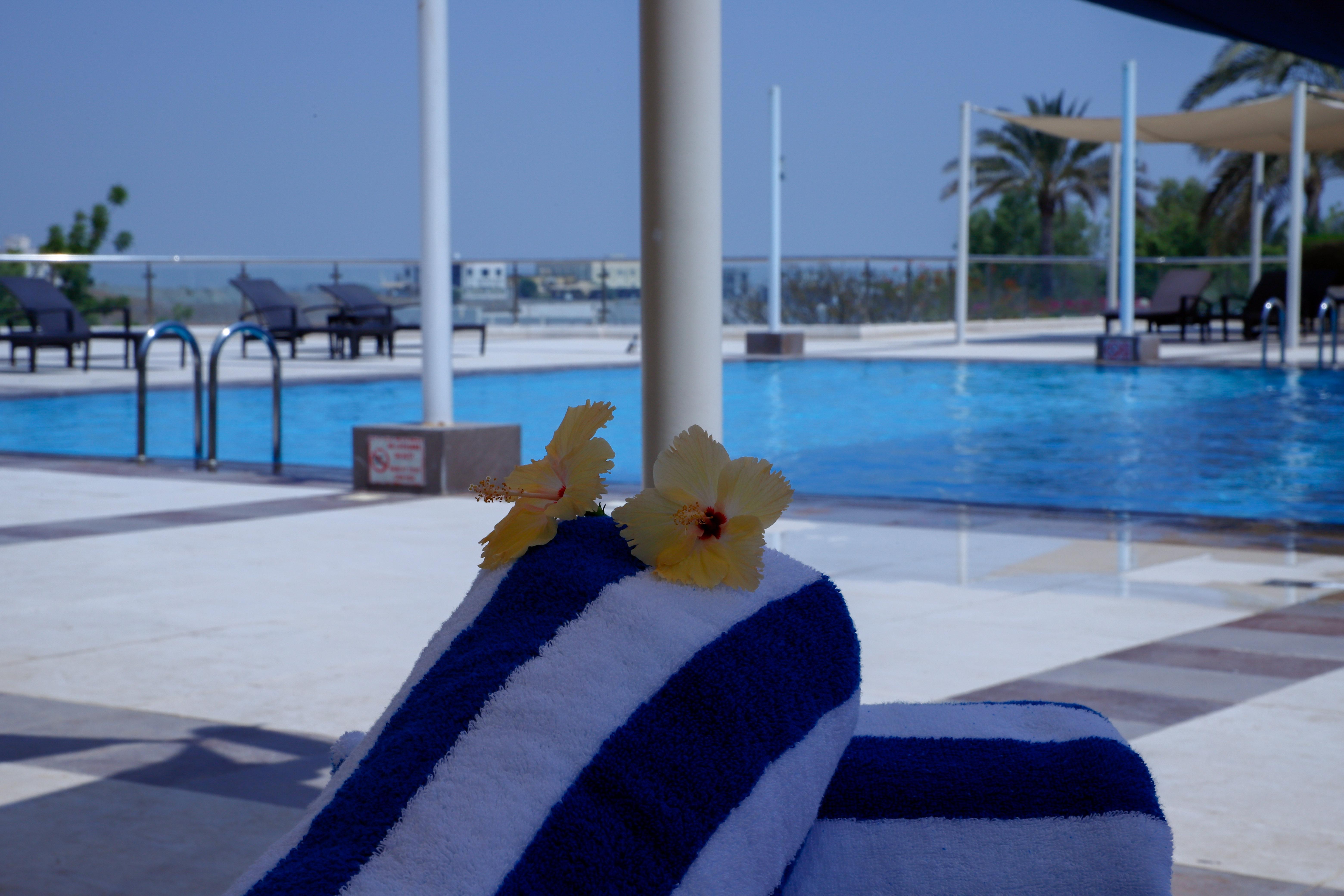 Отель Crowne Plaza Sohar By Ihg Экстерьер фото