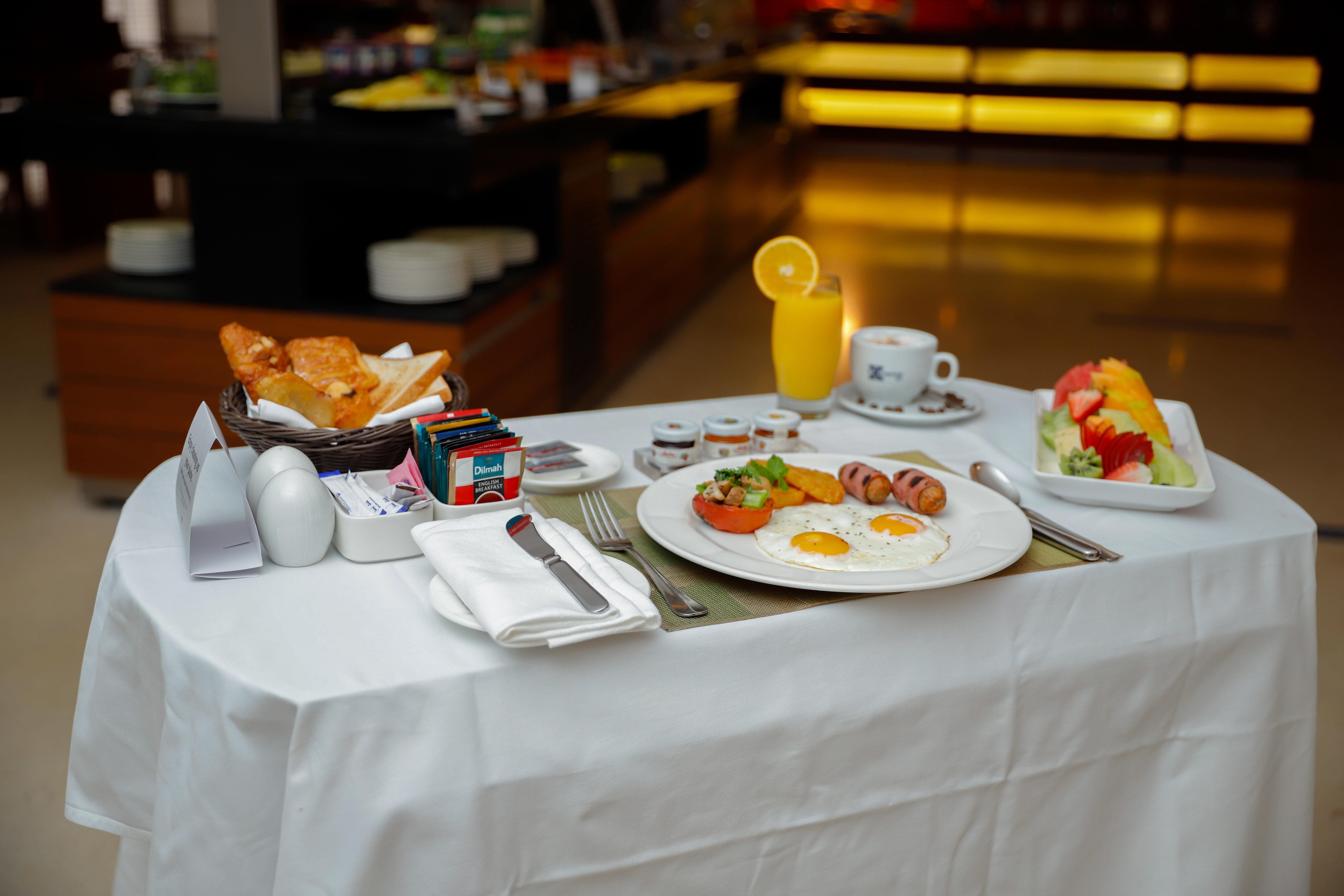 Отель Crowne Plaza Sohar By Ihg Экстерьер фото