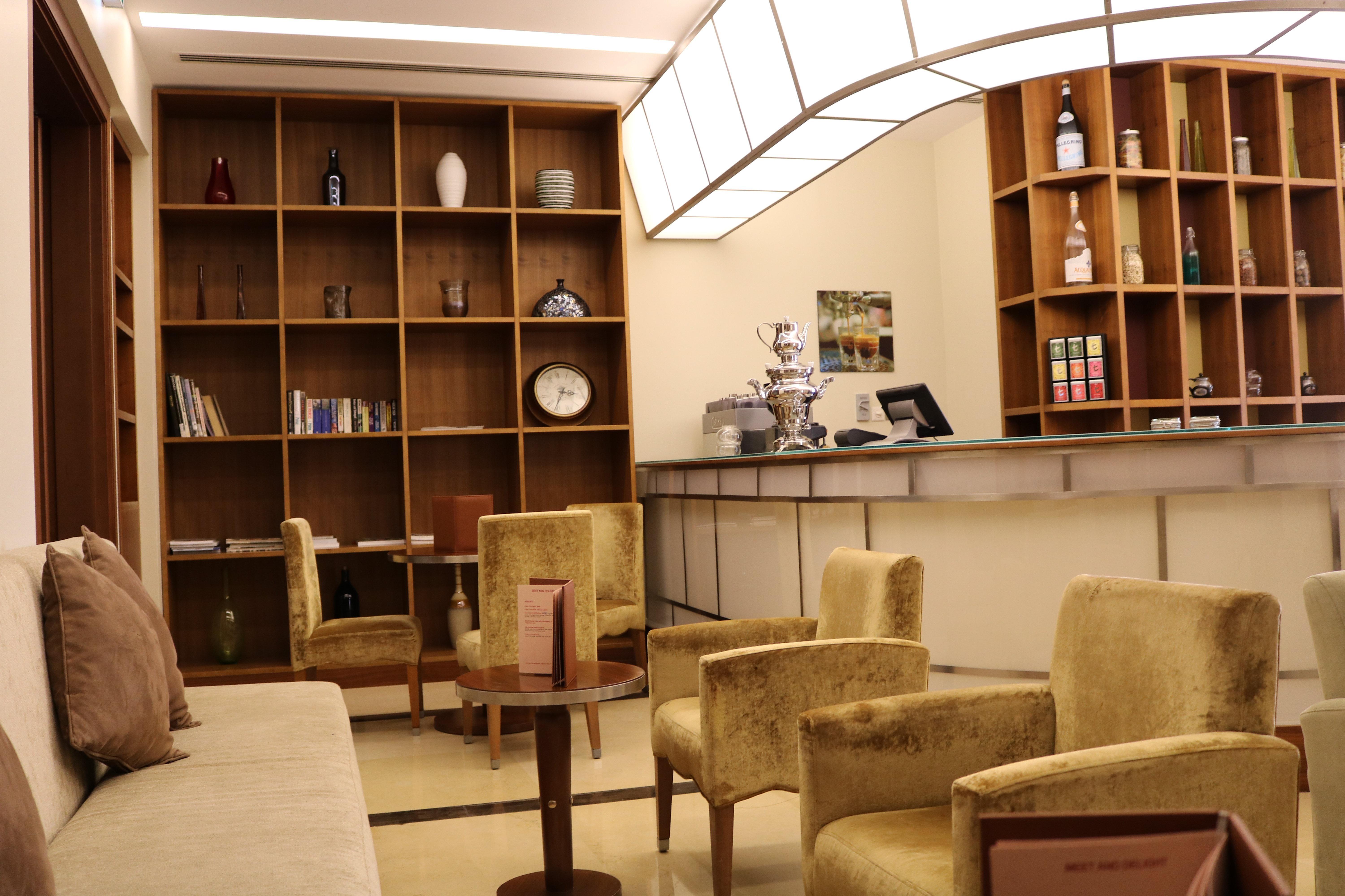 Отель Crowne Plaza Sohar By Ihg Экстерьер фото