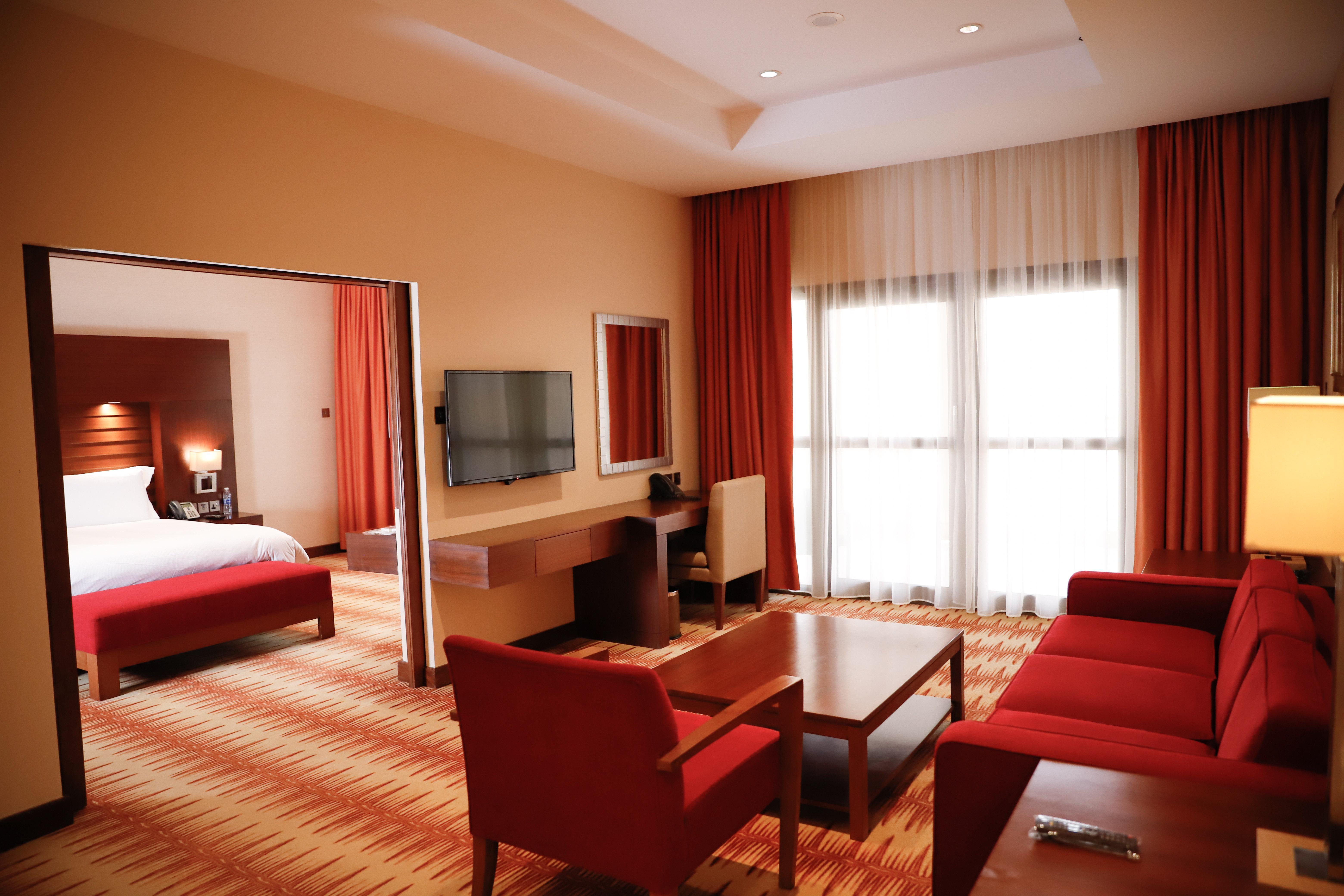 Отель Crowne Plaza Sohar By Ihg Экстерьер фото